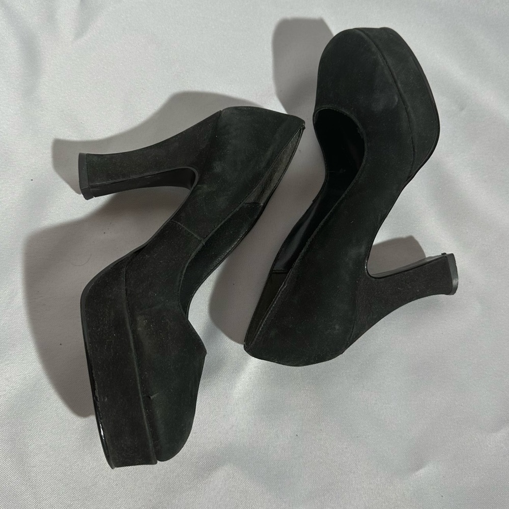 Black velour rounded kitten heel🐈‍⬛